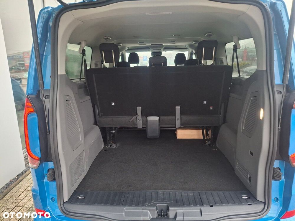 Volkswagen Caravelle - 11