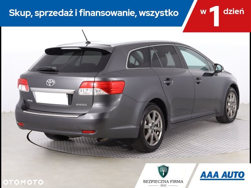 Toyota Avensis - 6