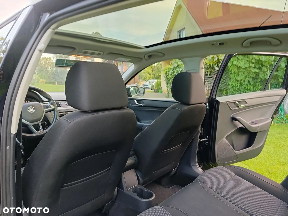 Skoda RAPID 1.6 TDI DSG Style+ - 19