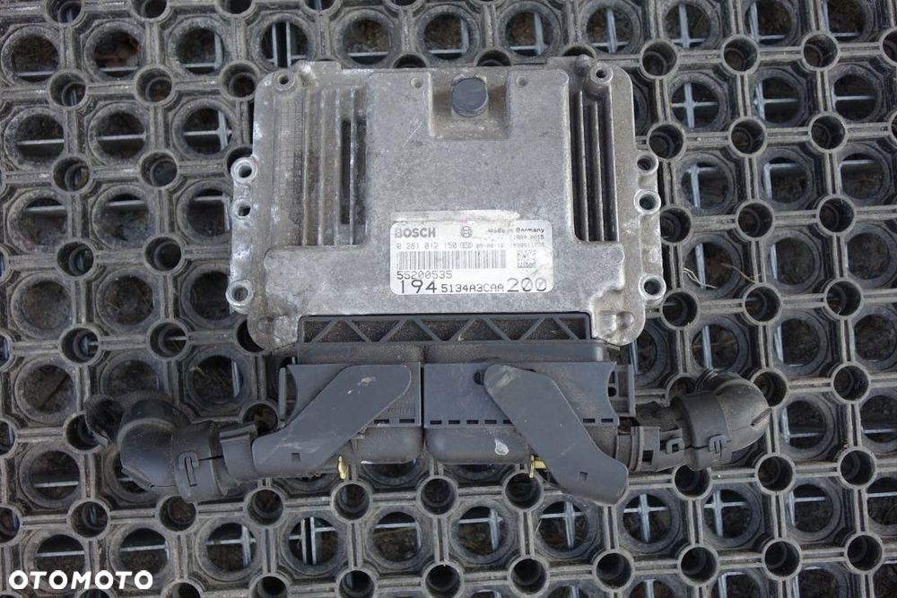 STEROWNIK SILNIKA   KOMPUTER ECU FIAT CROMA 55200535 - 1