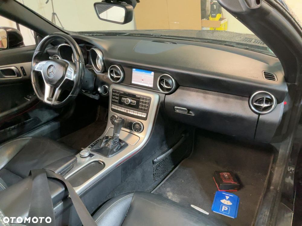 Mercedes-Benz SLK 200 BlueEFFICIENCY 7G-TRONIC Roadster pur - 5