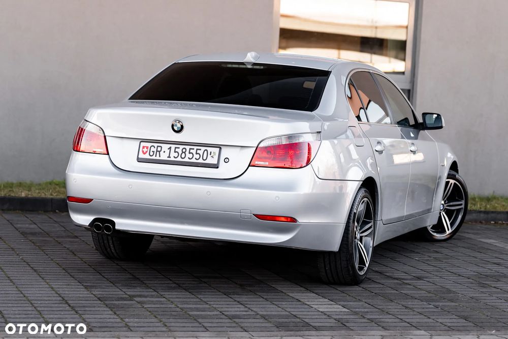 BMW Seria 5 525xi - 8