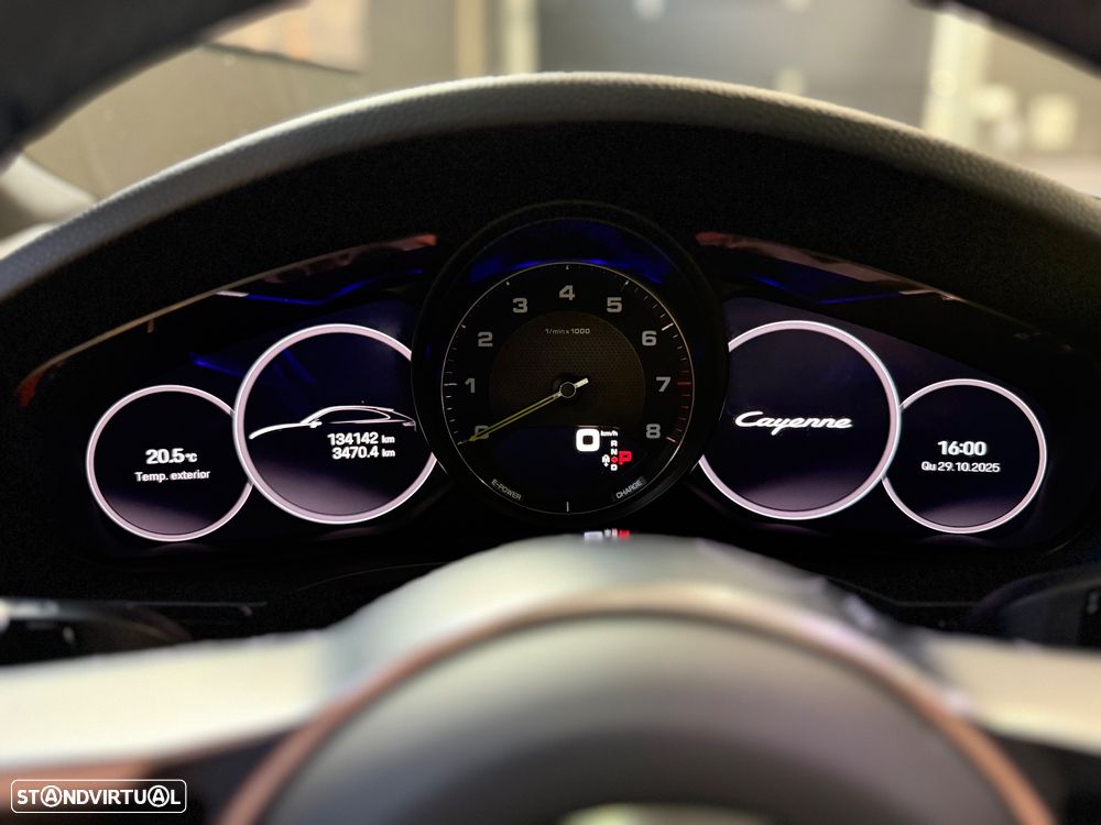 Porsche Cayenne Coupé E-Hybrid - 31