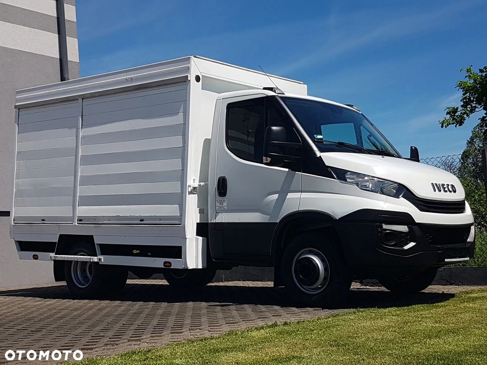 Iveco 70C18 KONTENER ROLETY BOK DO TRANSPORTU WODY 3,23x2,21x1,86 KLIMA DMC 7000KG RAMA PODWOZIE - 29