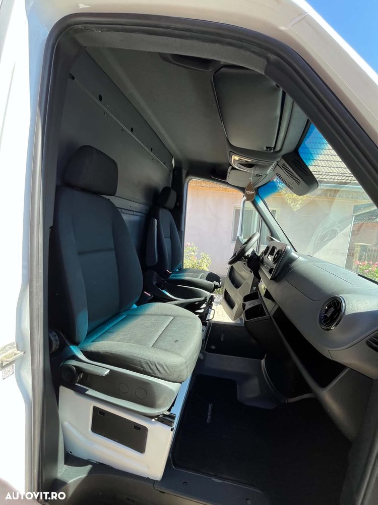 Mercedes-Benz Sprinter - 20