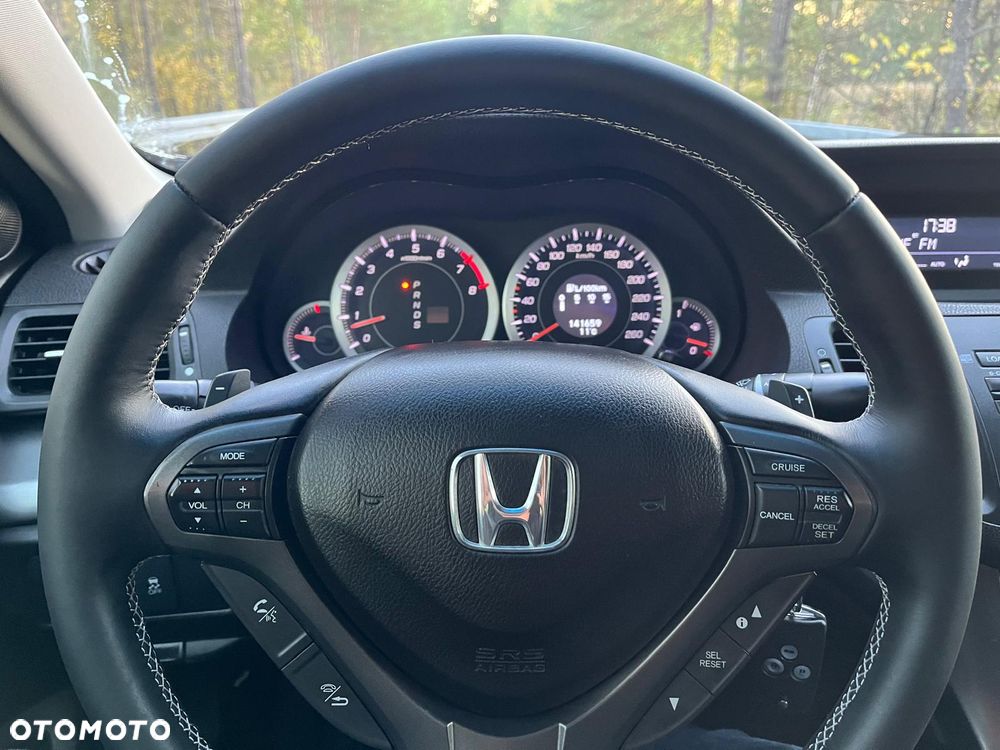 Honda Accord 2.0 Executive - 12