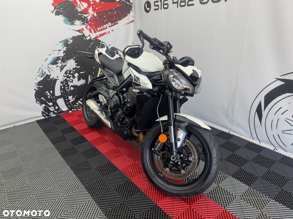 Triumph Street Triple - 3