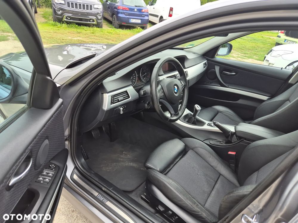 BMW Seria 3 318i Edition Exclusive - 18