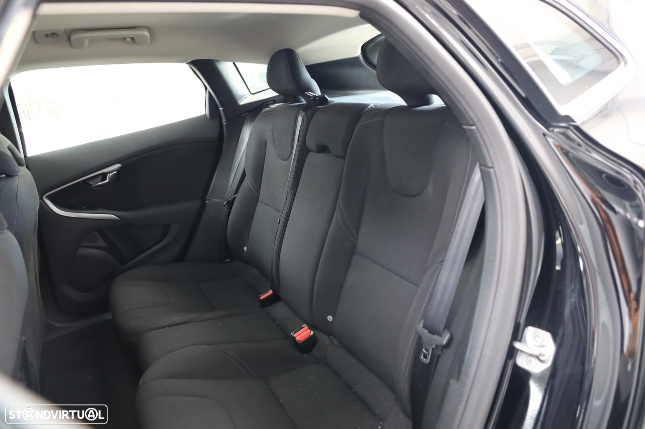 Volvo V40 2.0 D2 Kinetic - 6