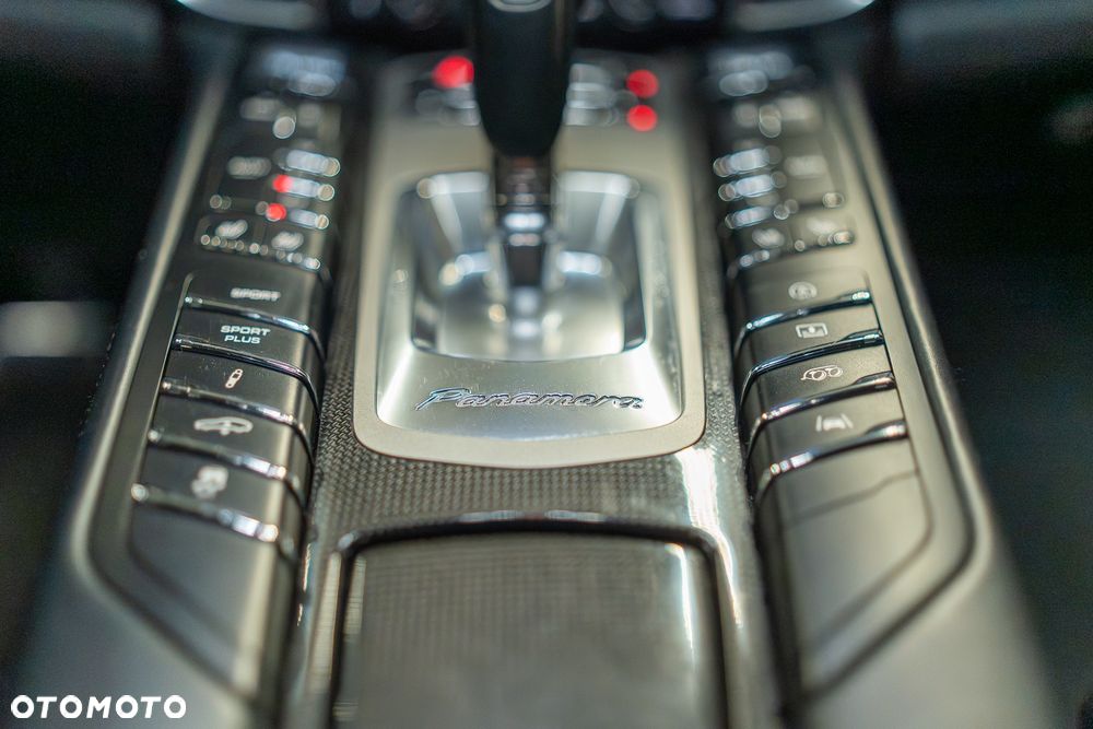 Porsche Panamera Turbo Executive - 23