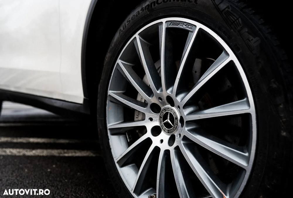 Mercedes-Benz GLC 300 4MATIC 9G-TRONIC AMG Line - 12