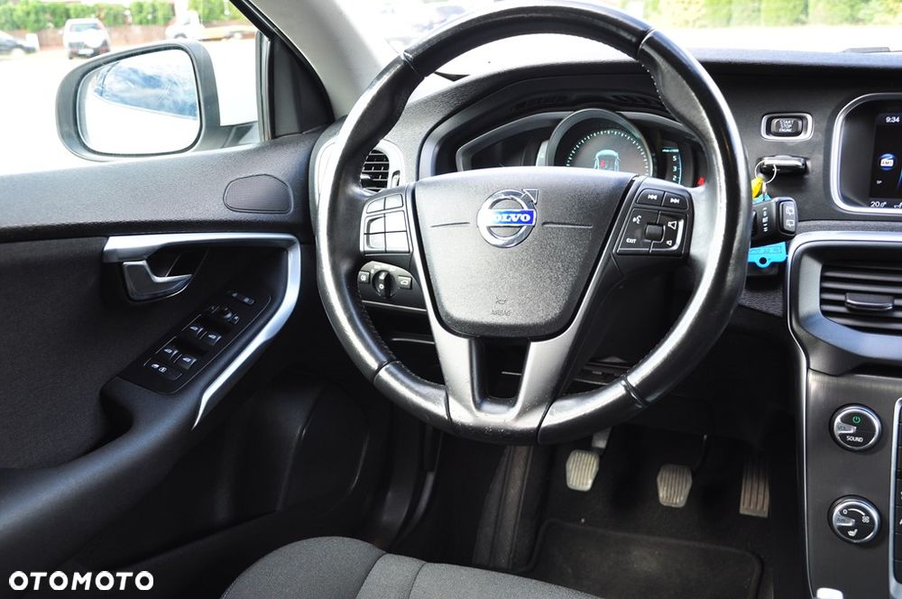 Volvo V40 D2 Momentum - 33