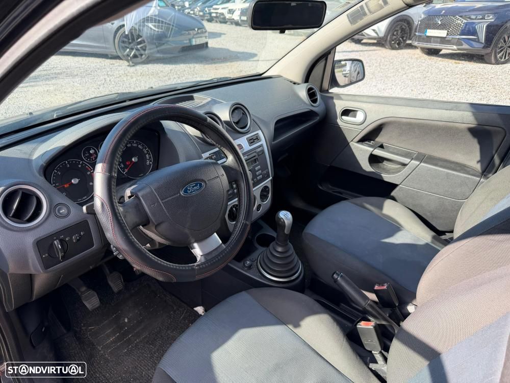 Ford Fiesta 1.4 TDCi Ghia - 8