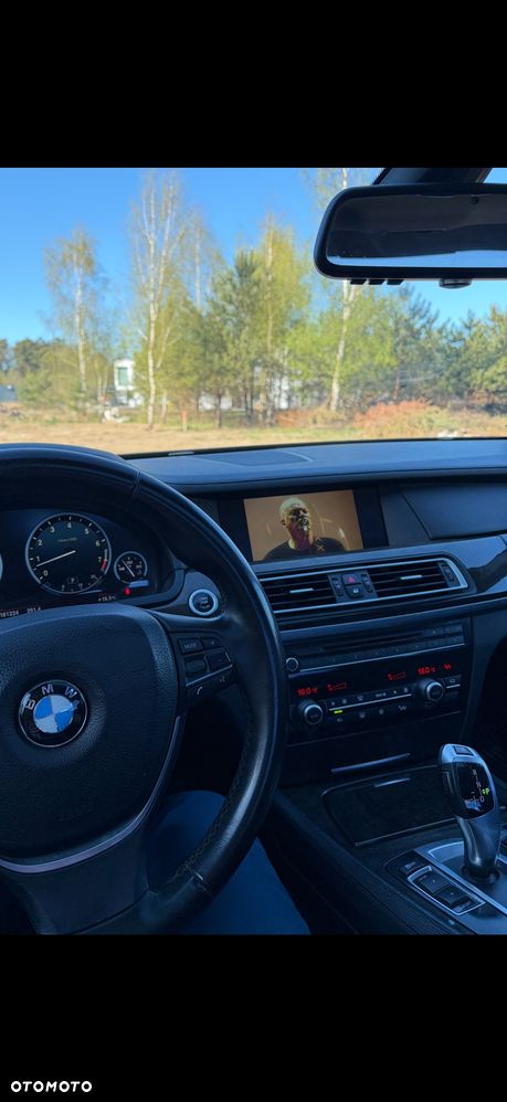 BMW Seria 7 740i - 10