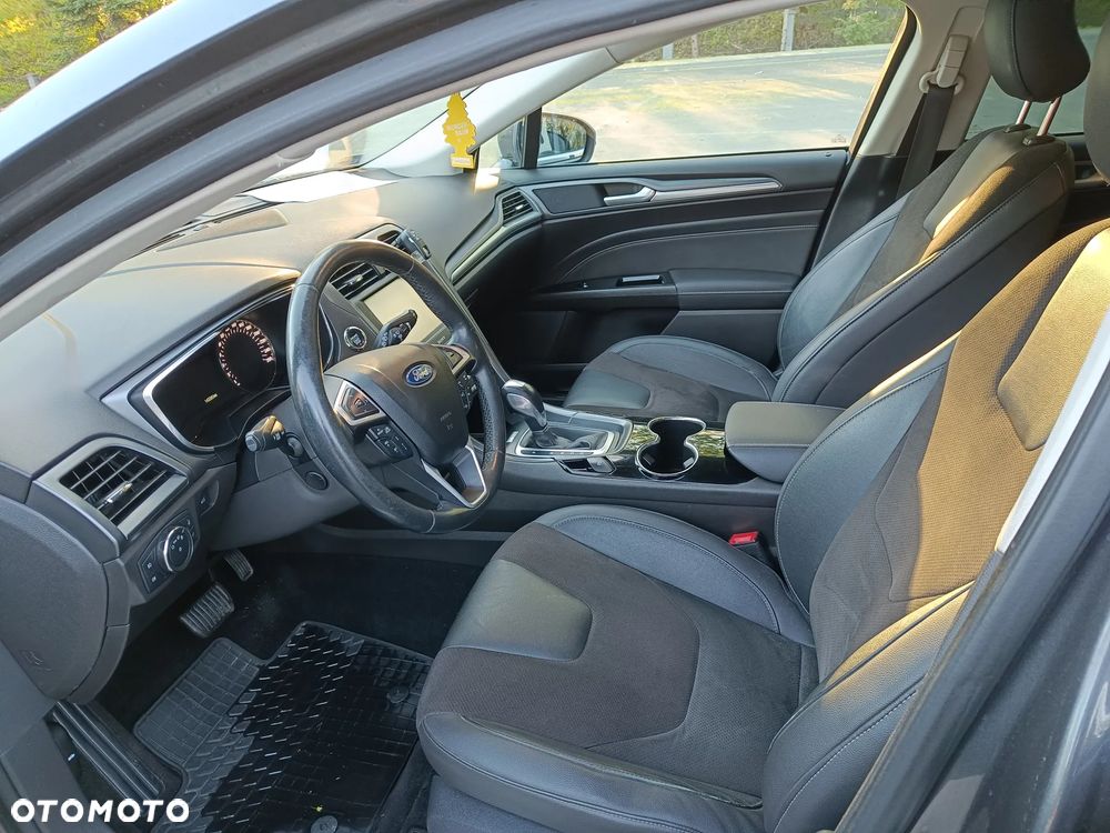 Ford Mondeo 2.0 TDCi Bi-Turbo Titanium PowerShift - 11