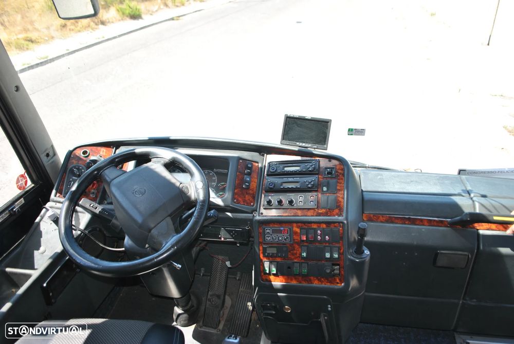 Volvo YV3R8F9295A104545 - 6