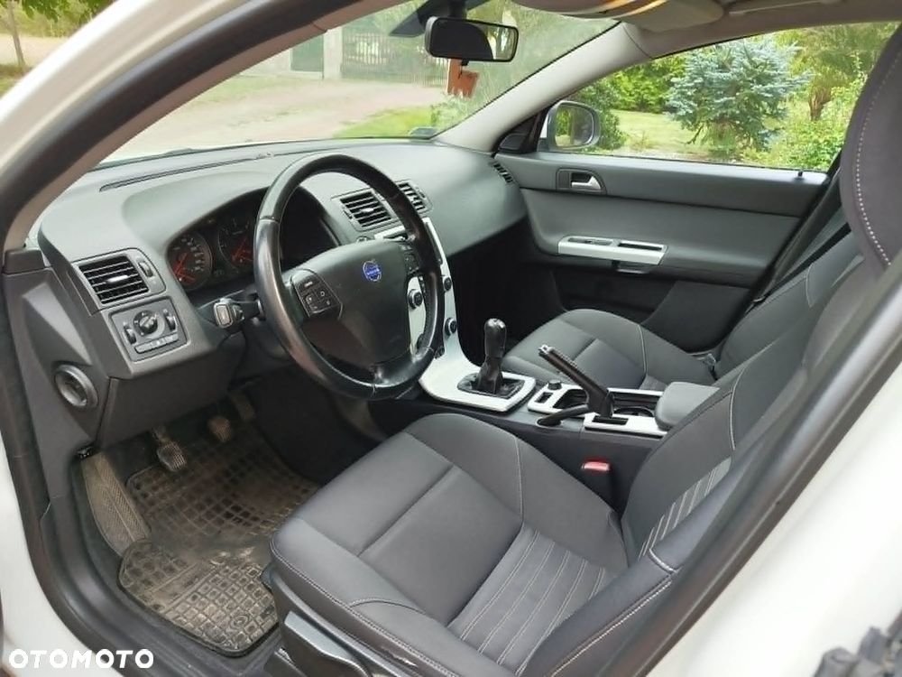 Volvo V50 D2 - 10
