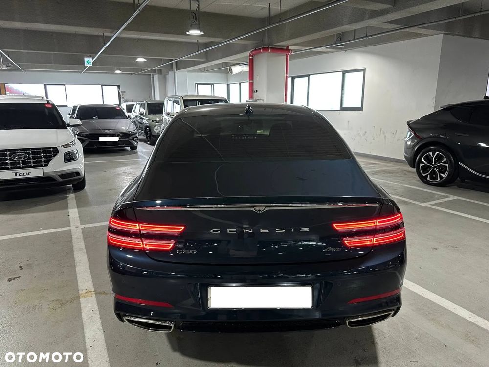 Hyundai Genesis - 5