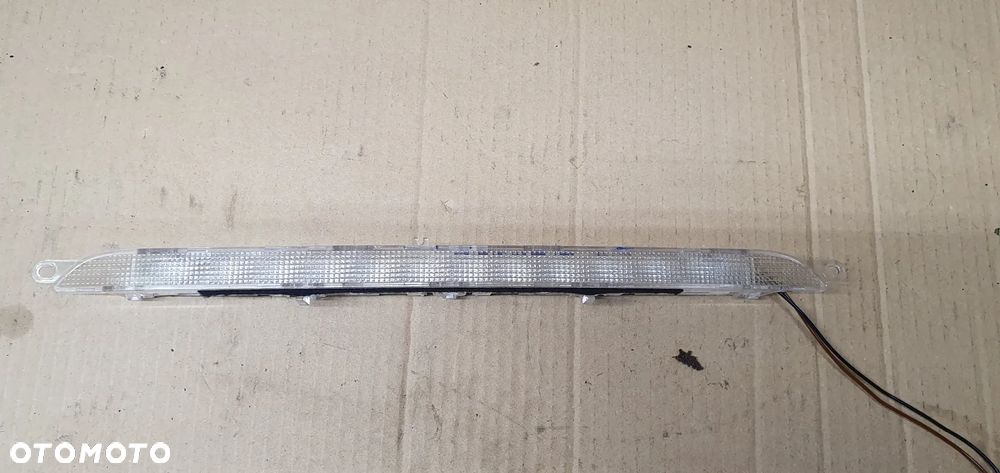 Trzecie światło stop Jaguar XF X250 - 2