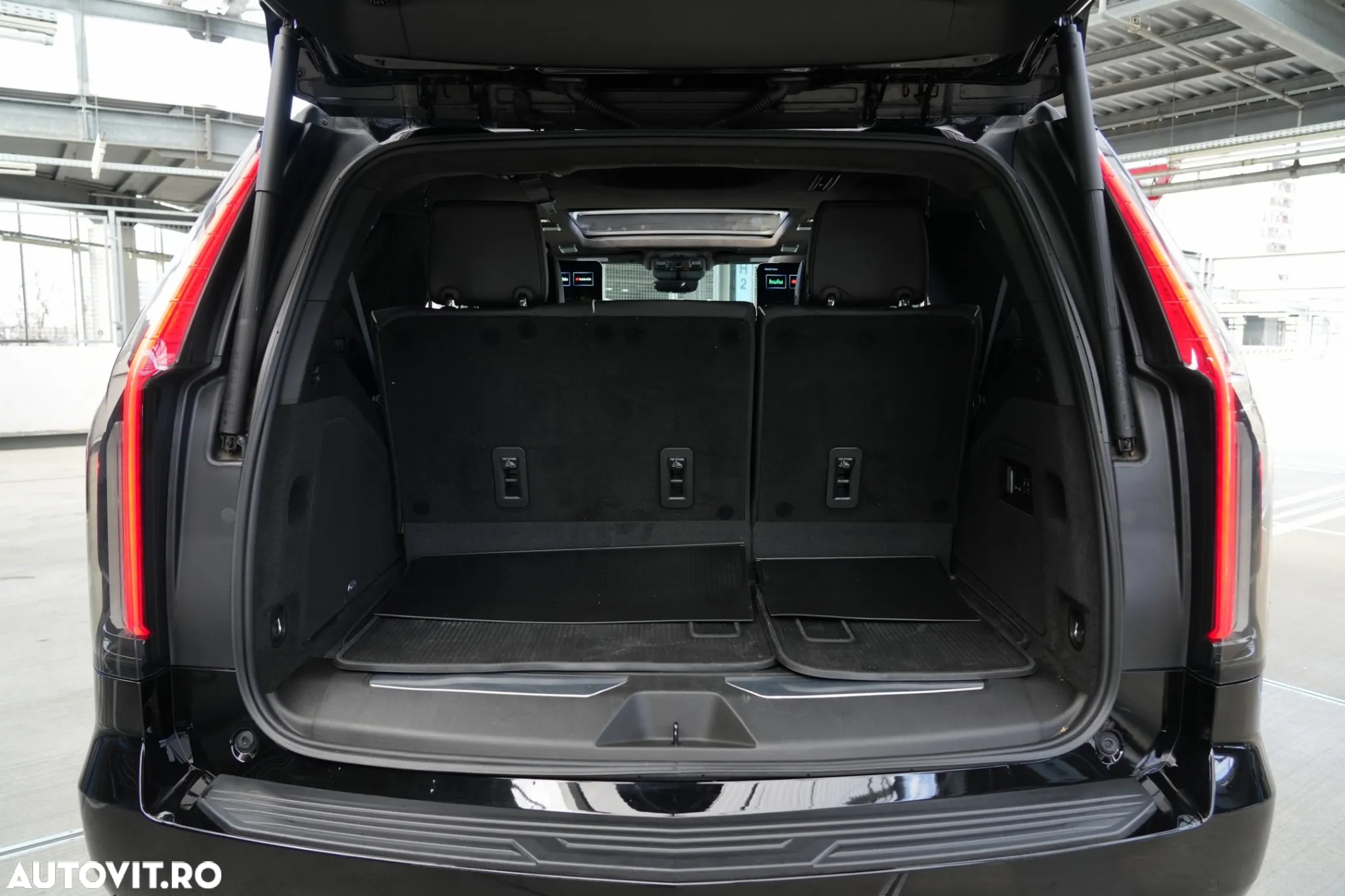 Cadillac Escalade - 14