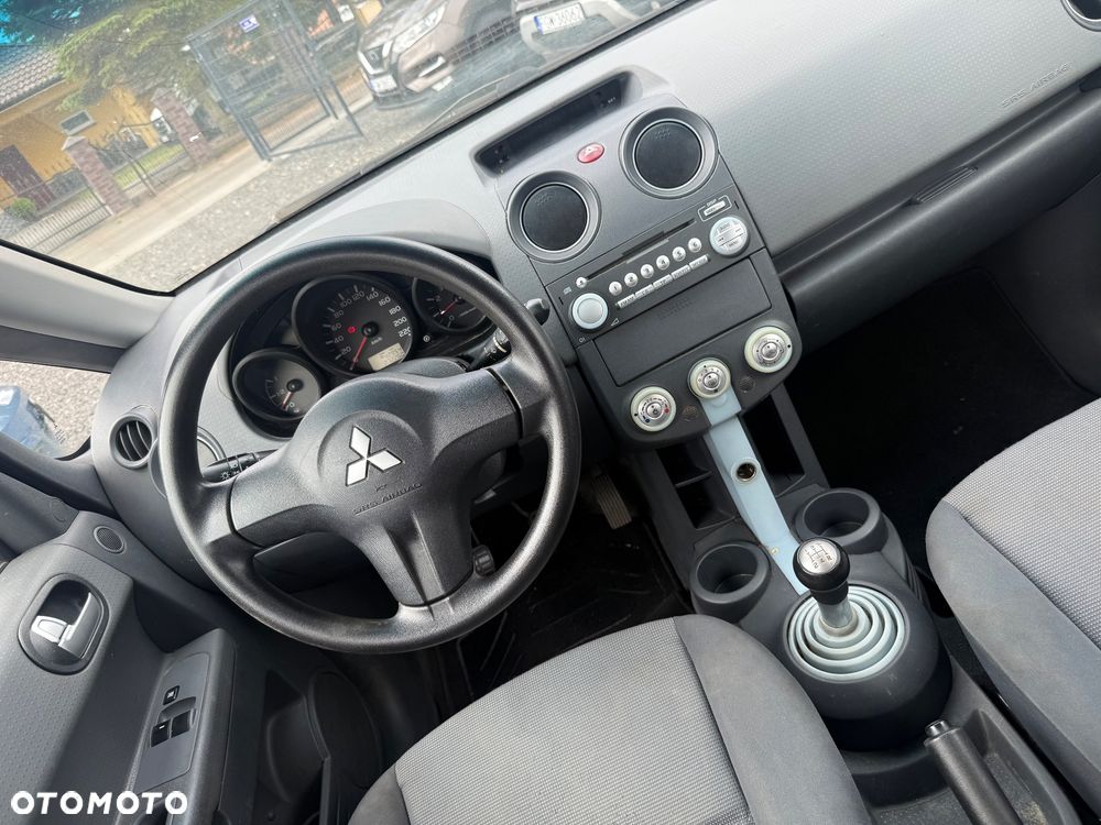 Mitsubishi Colt - 22