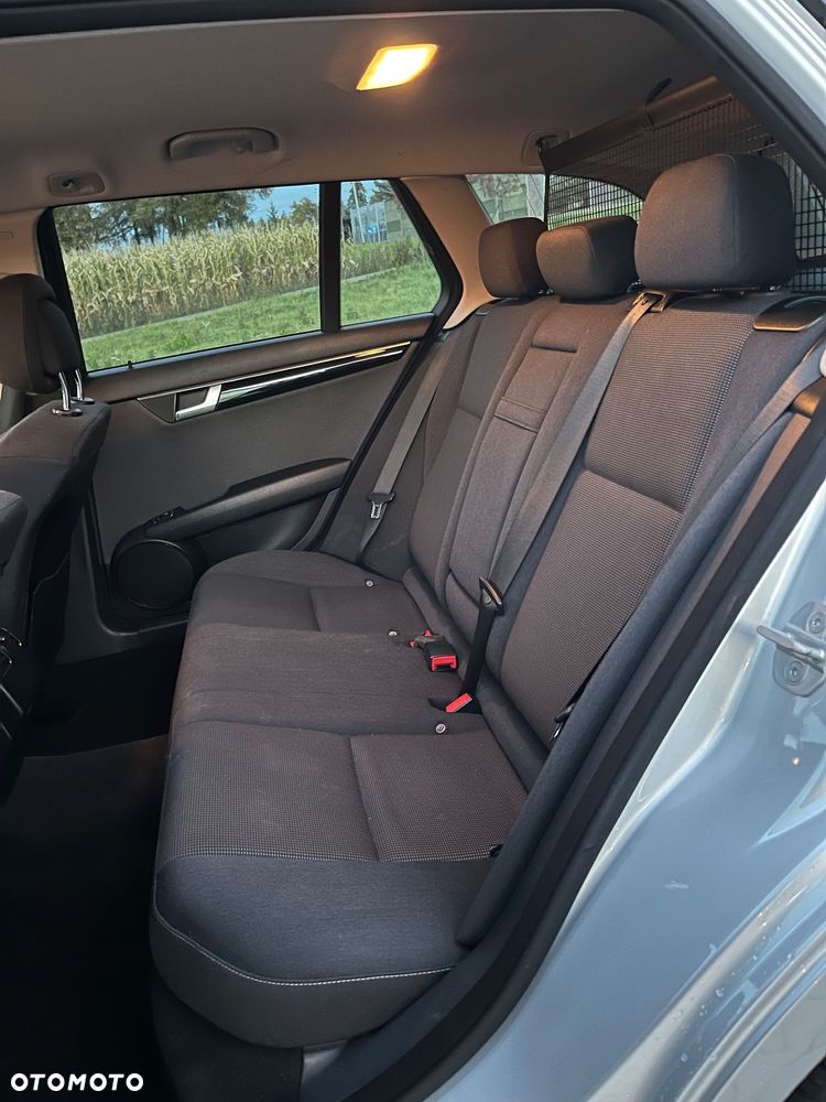 Mercedes-Benz Klasa C 220 CDI 7G-TRONIC Edition - 23