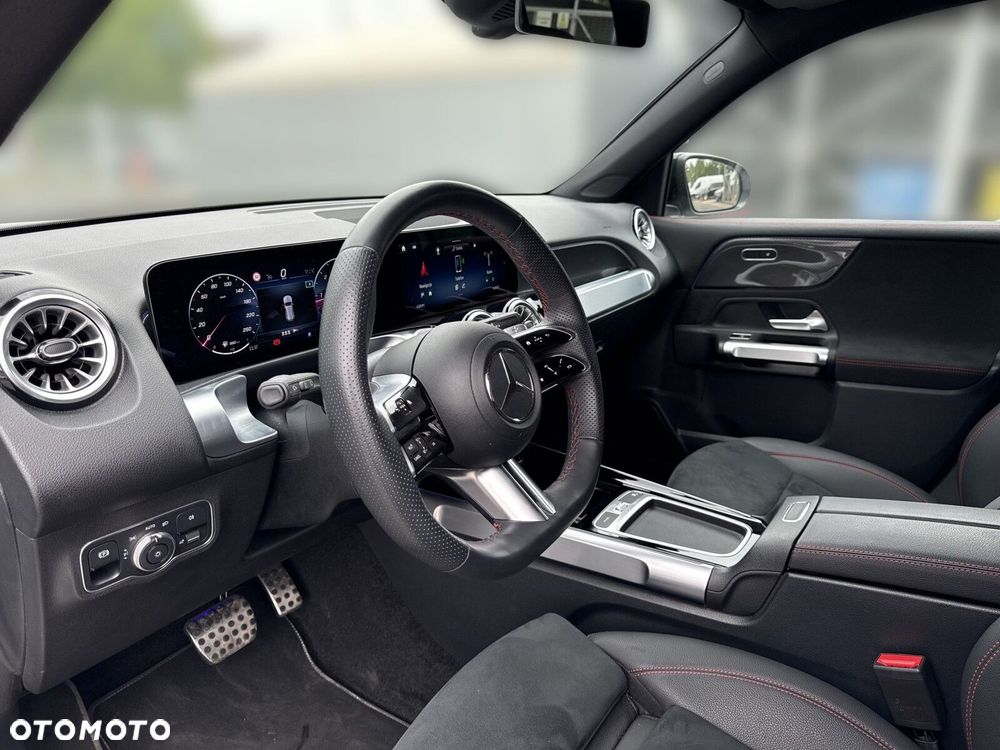Mercedes-Benz GLB - 15