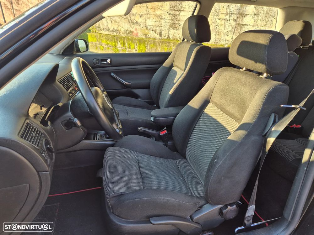VW Golf 1.9 TDi Highline - 9