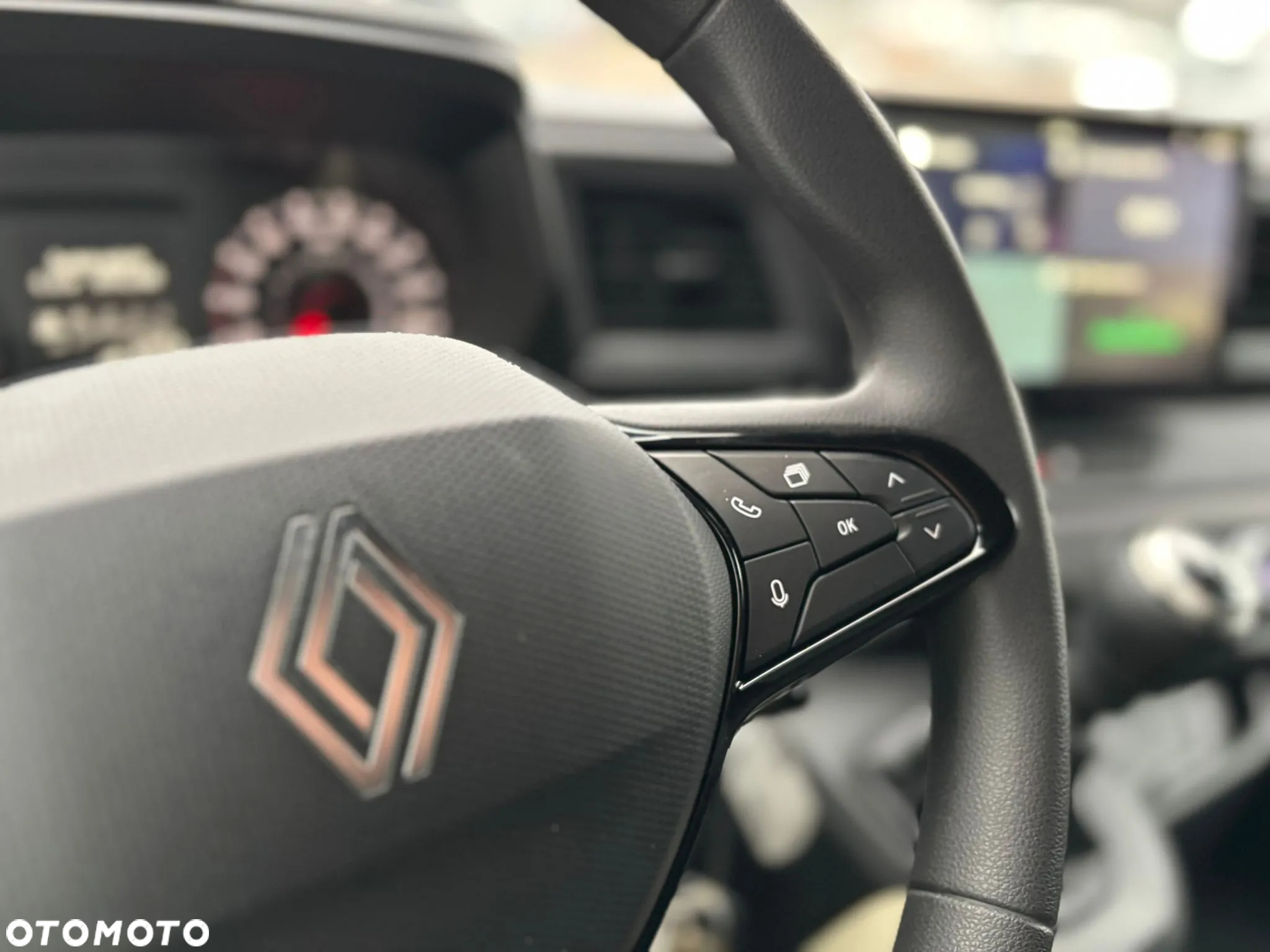 Renault Master 9EP kontener z windą - 6