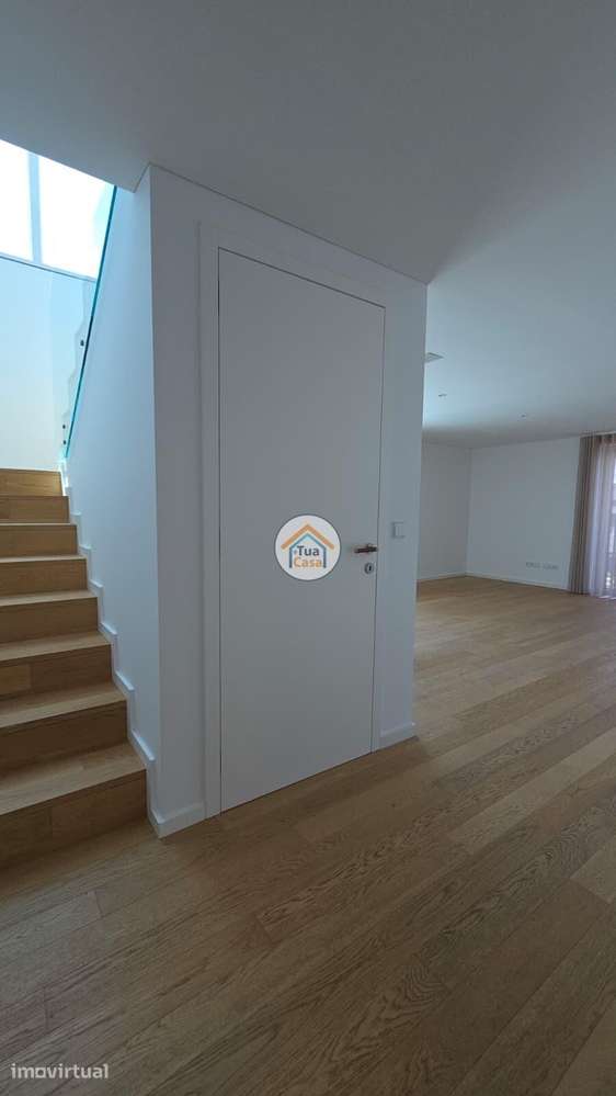 Exclusivo Apartamento T4 Duplex no Centro de Estarreja - Grande imagem: 3/54