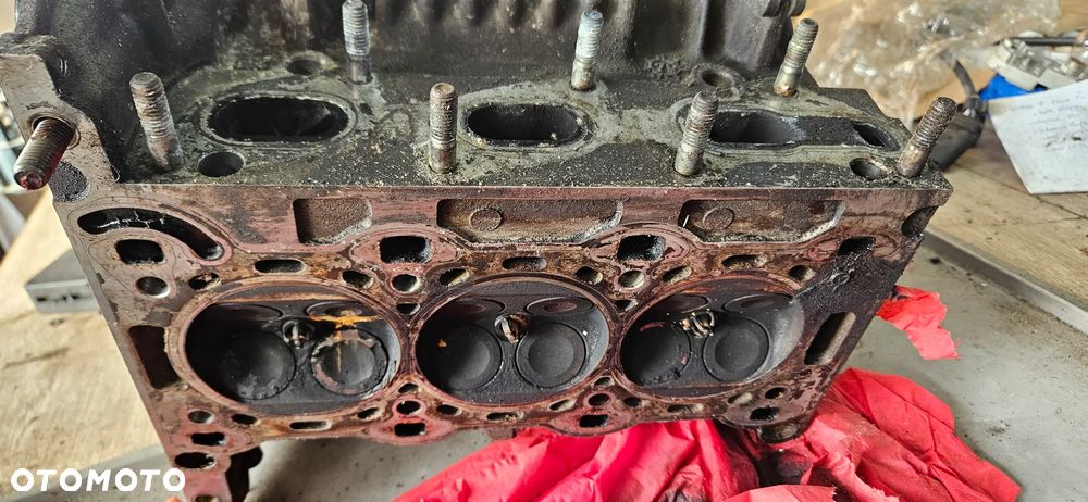 Głowica silnika wałki pokrywa zaworów Opel Corsa C 1,0 12V Z10XE 90400233 - 7