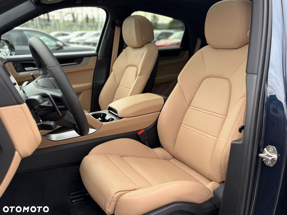 Porsche Cayenne - 21