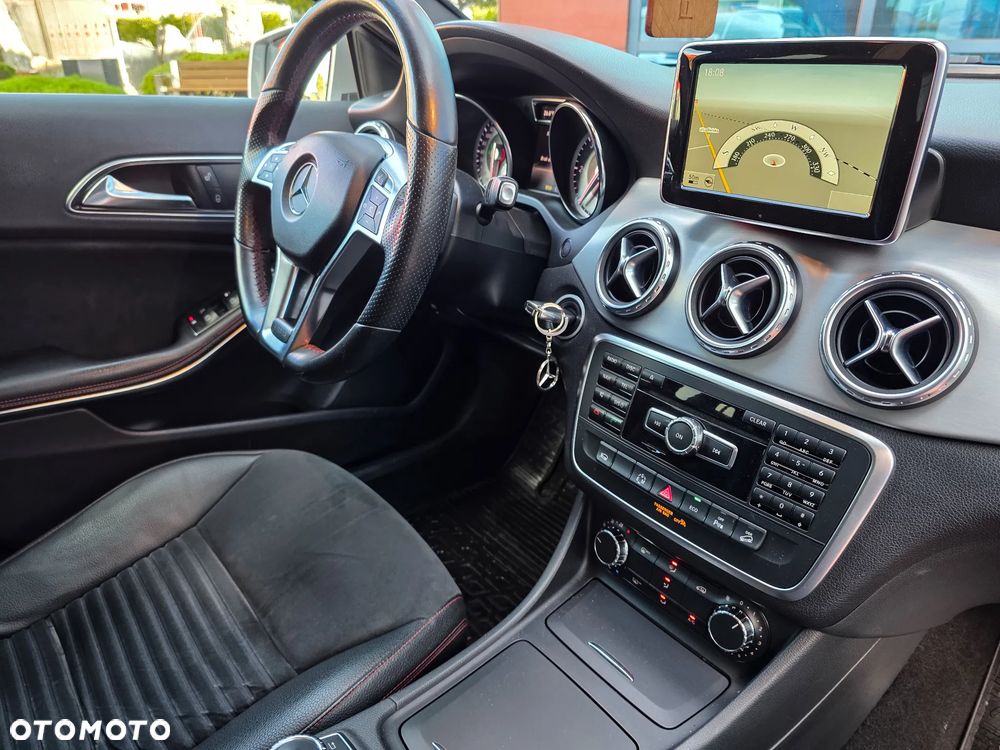 Mercedes-Benz GLA 220 CDI 4Matic 7G-DCT AMG Line - 5