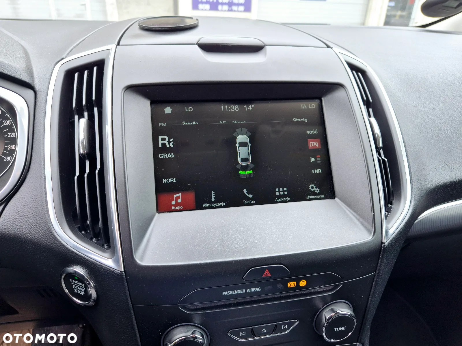 Ford S-Max 2.0 EcoBoost Titanium - 25