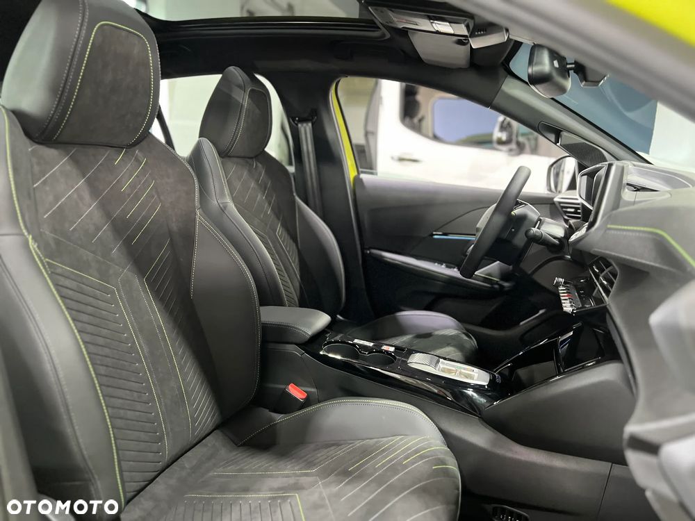 Peugeot 208 1.2 mHEV GT Exclusive - 10