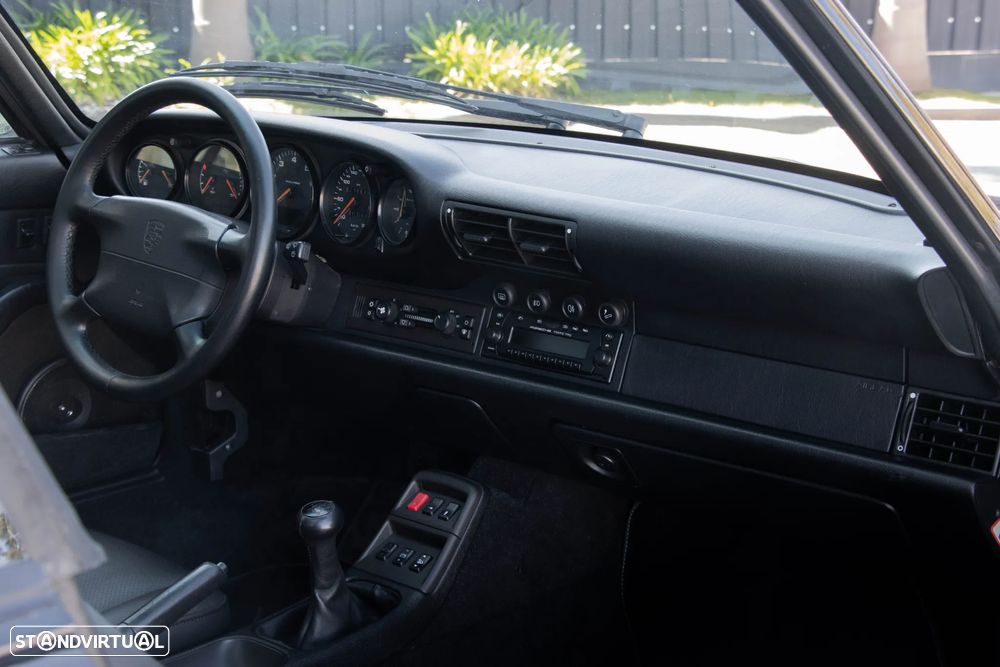 Porsche 911 (993) - 24