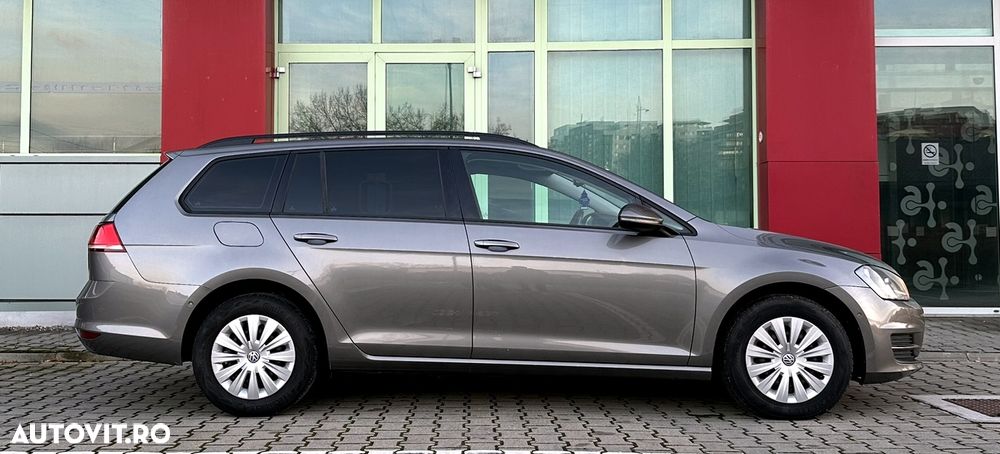 Volkswagen Golf - 18