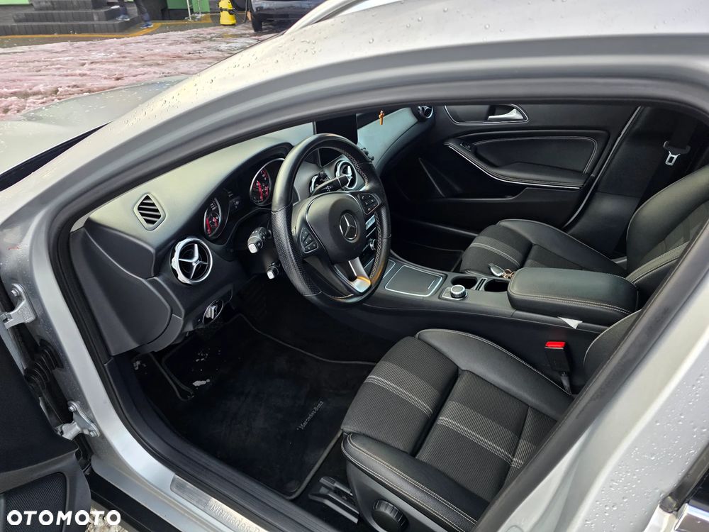 Mercedes-Benz GLA 220 4-Matic Style - 17