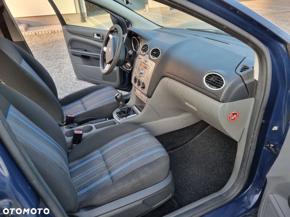 Ford Focus 1.6 16V Style - 10