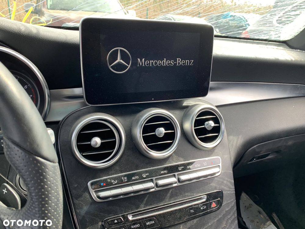 Mercedes-Benz GLC - 13