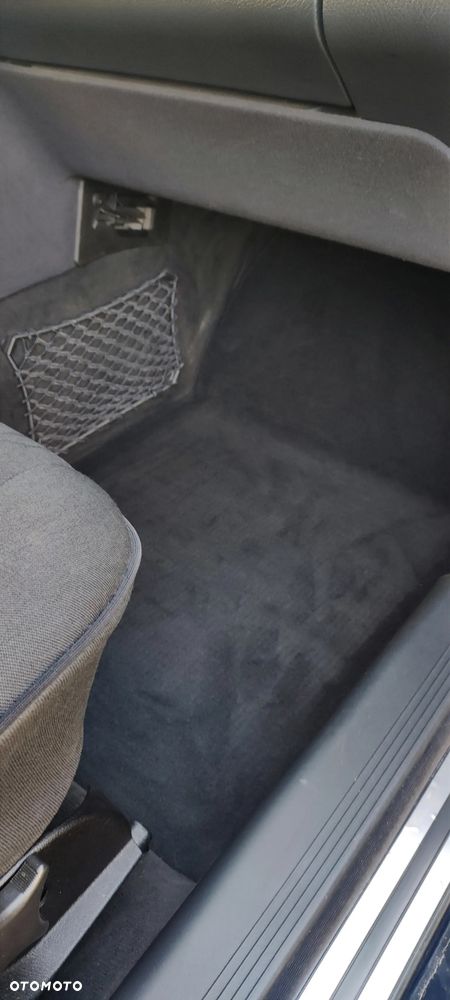 Mercedes-Benz Klasa E 200 Kompressor Classic - 31