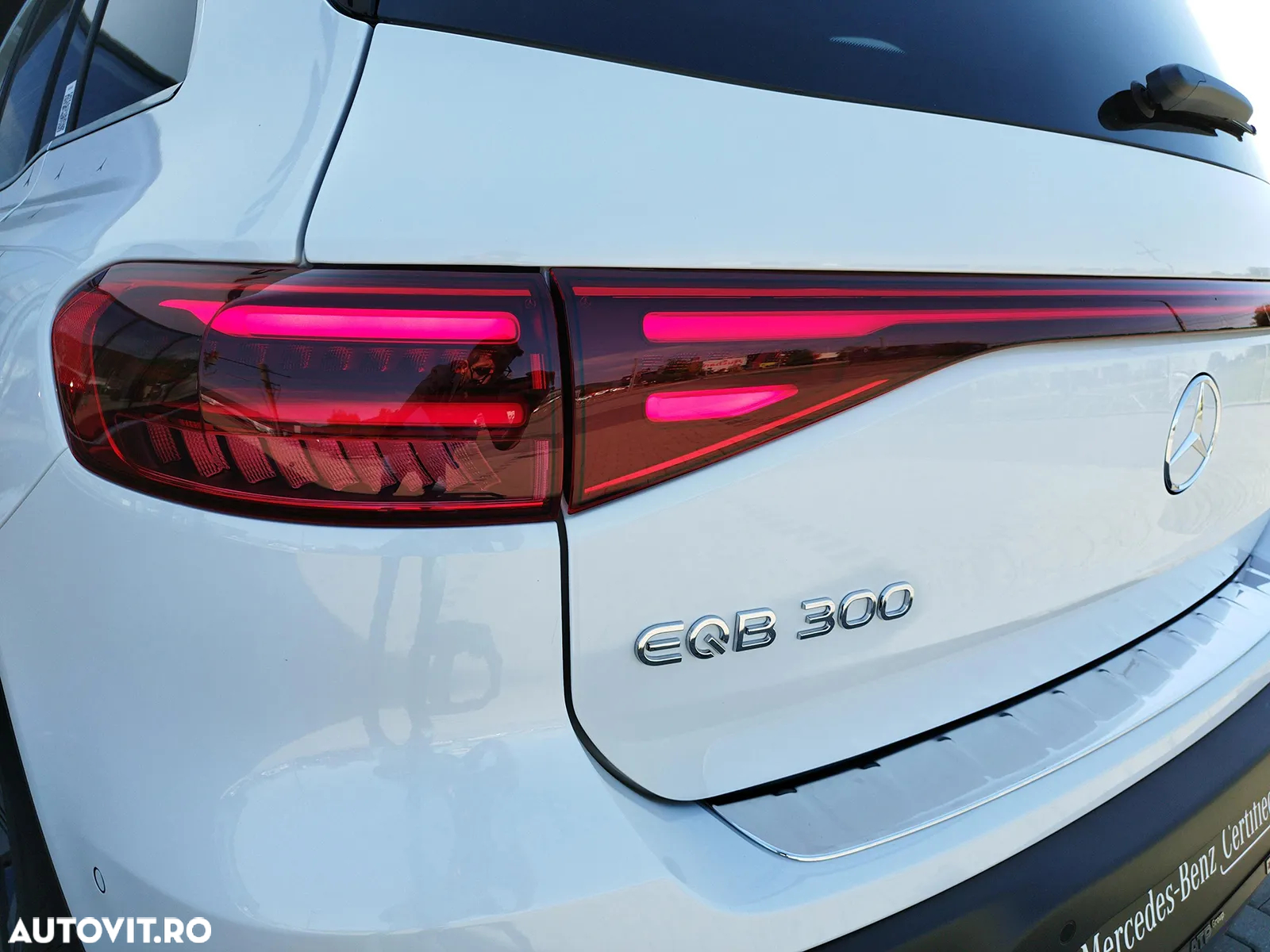 Mercedes-Benz EQB 300 4MATIC - 24