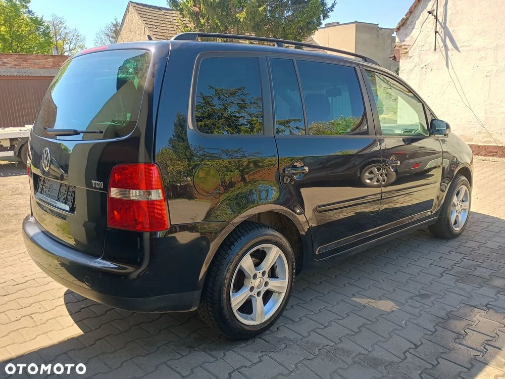 Volkswagen Touran - 6
