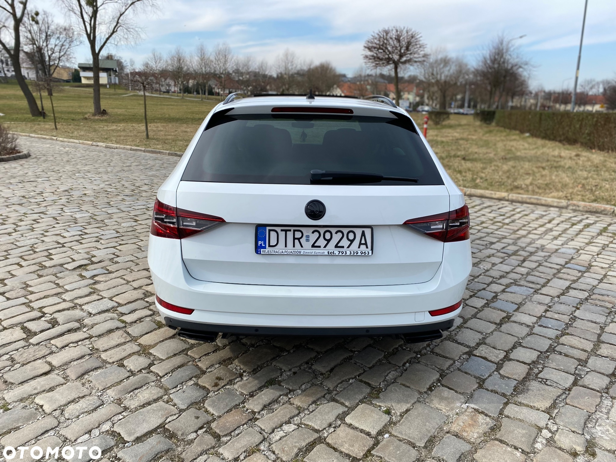 Skoda Superb Combi 2.0 TSI 4x4 DSG Style - 4