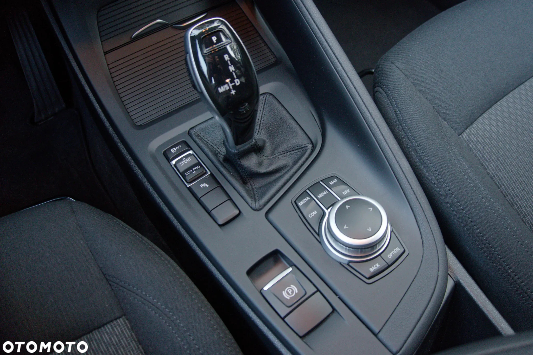 BMW X1 sDrive18i Advantage - 12