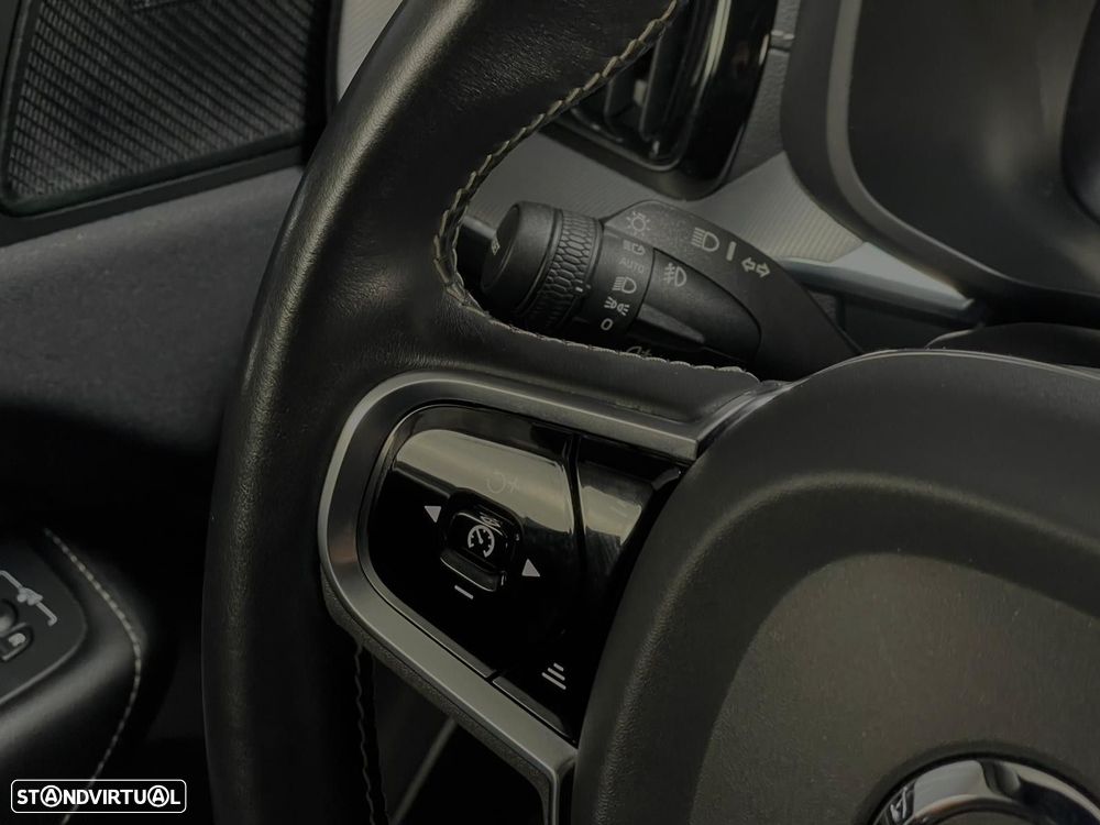 Volvo XC 60 T8 Twin Engine AWD Geartronic RDesign - 15