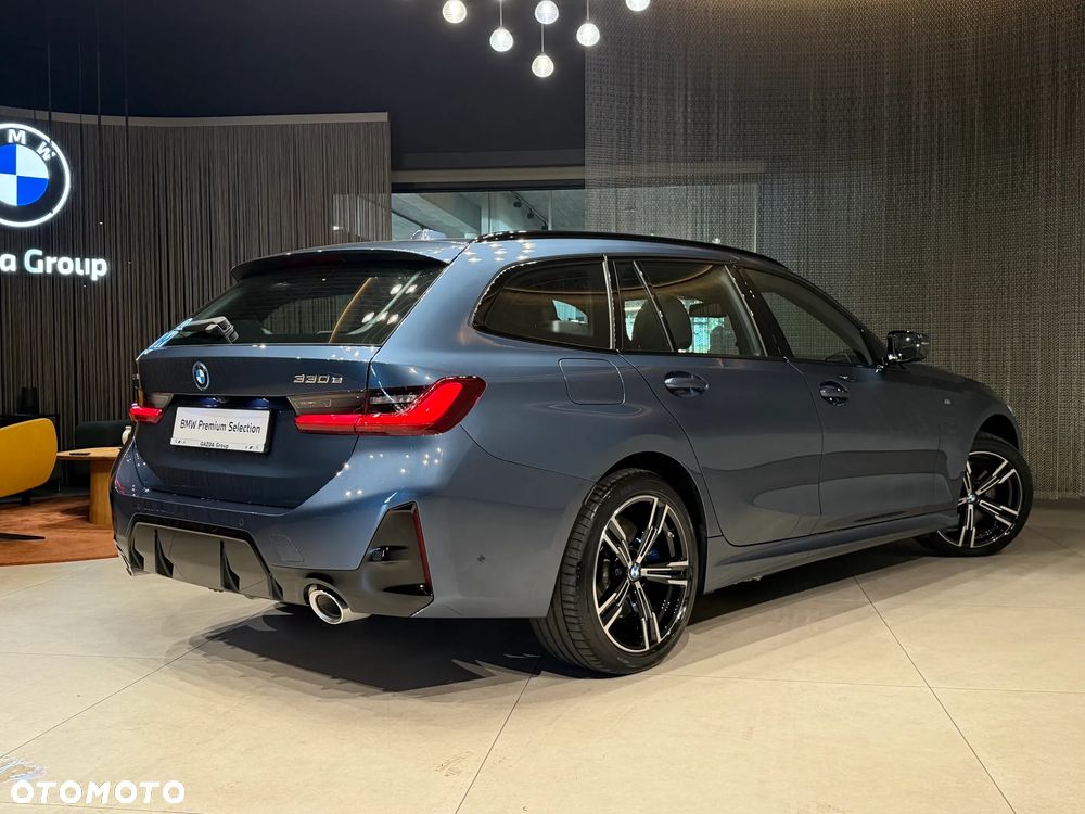 BMW Seria 3 330e xDrive M Sport sport - 4