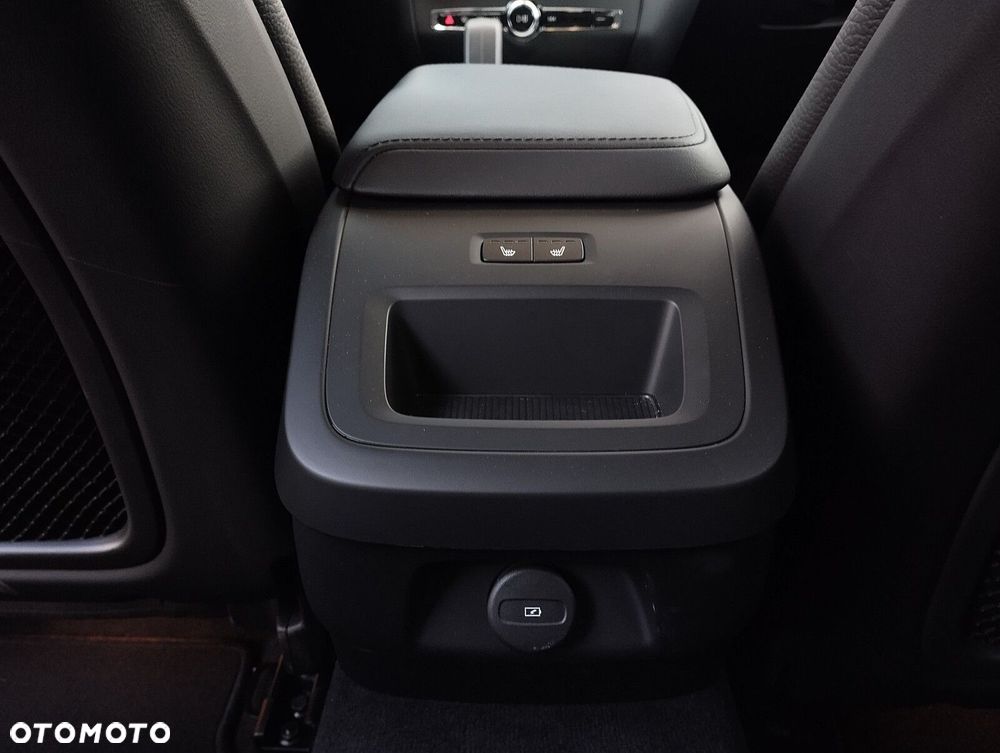 Volvo V60 Cross Country Plus B5 B AWD - 29