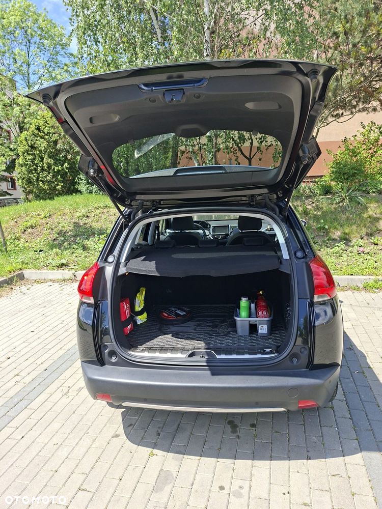 Peugeot 2008 1.2 Pure Tech Allure S&S EAT6 - 10
