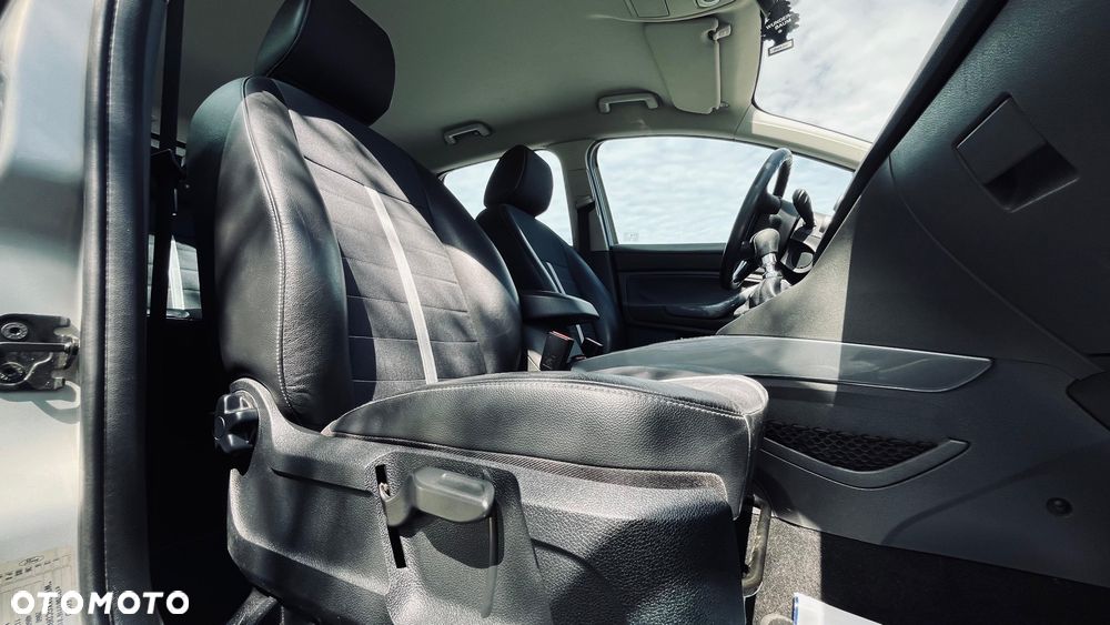Ford Kuga 2.0 TDCi 2x4 Titanium - 8